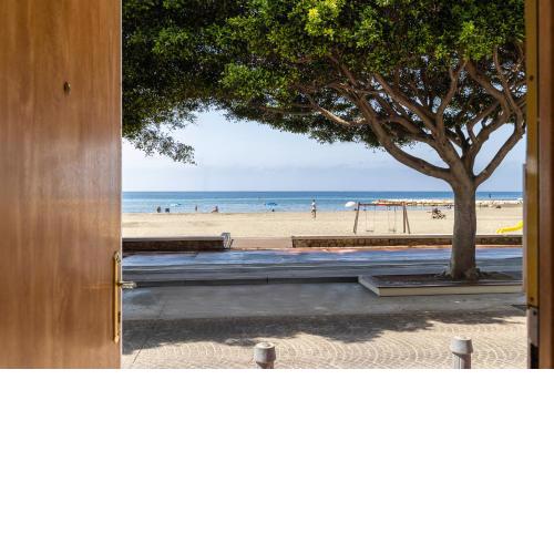 First line, Sea views, Verde y Mar by Mellow