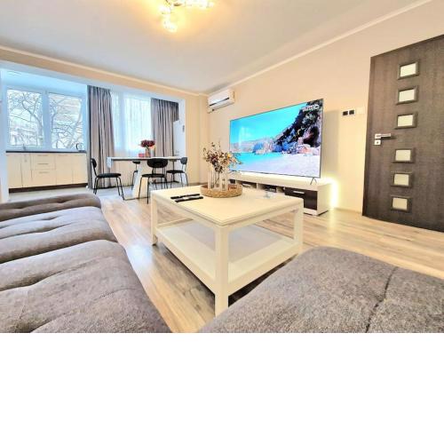 Flat 85 - 85 inches TV