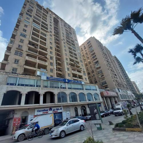 Flat in Royal Plaza Alexandria in front of El Montazah garden
