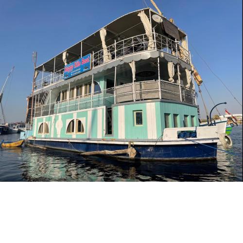 Floating Hotel- Happy Nile Boat