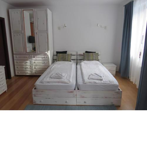 Flora Violet Studio Apartment nr 10