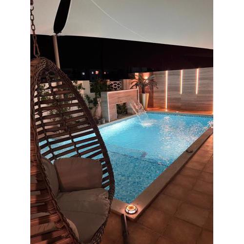 Folla de Luxe Palm Lake Resort