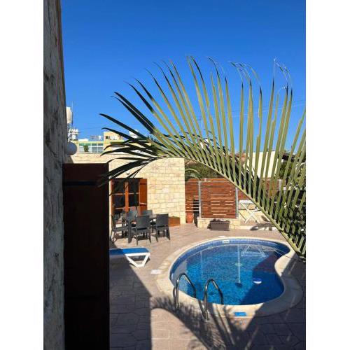 Fontana Traditional House
