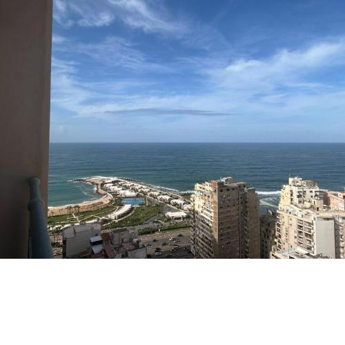 Four seasons san stefano بحر