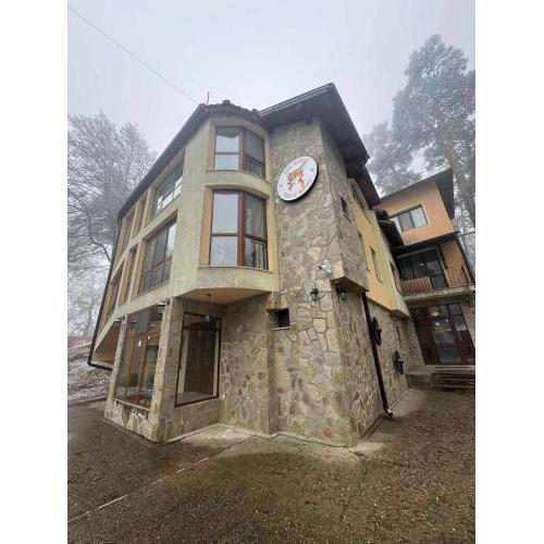 Фокс Хаус FOX HOUSE