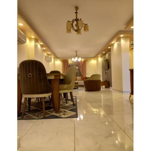 FREE Airport Pick-Up, Luxury Apartment at the centre of Cairo with all facilities