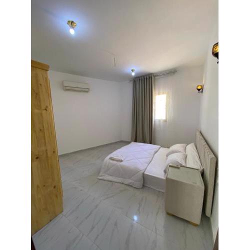 Full prv 1 room apartment