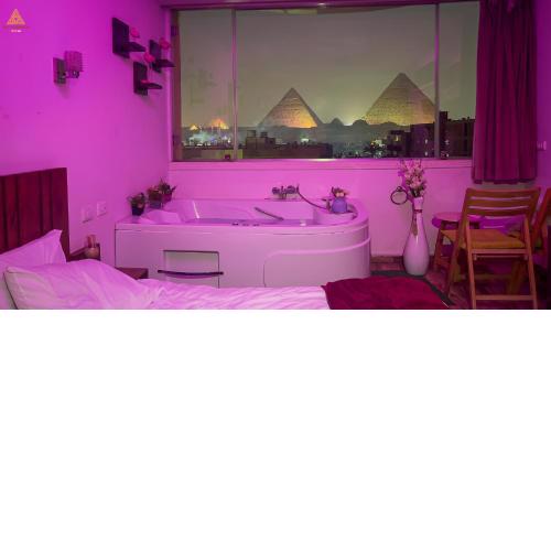 Full Pyramids View with Jacuzzi & Roof Top Access