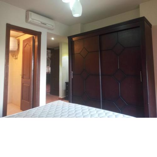 Fully furnished 2 bedroom apartment w/ 2 bathrooms