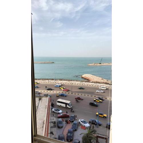 Furnished air-conditioned apartment in Lauran first row sea view