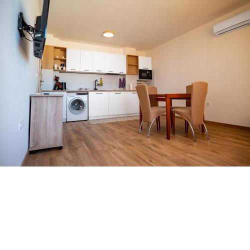 Galina Apartment Cozy Suite with FREE Parking