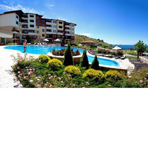 Garden of Eden Sea and Pool View