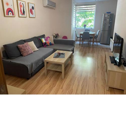 Geri Apartment