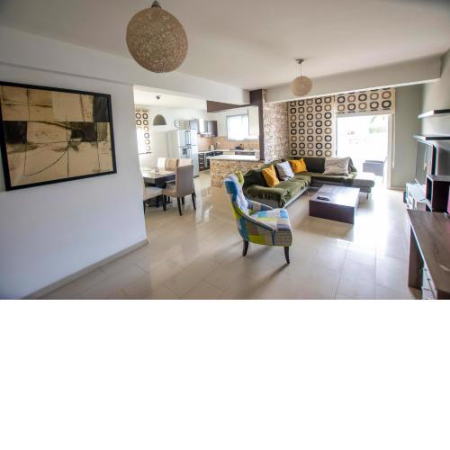 Glabur Stays - The Executive 2 BDR - Nicosia City, Free Parking & Wifi, Welcomes You!!!