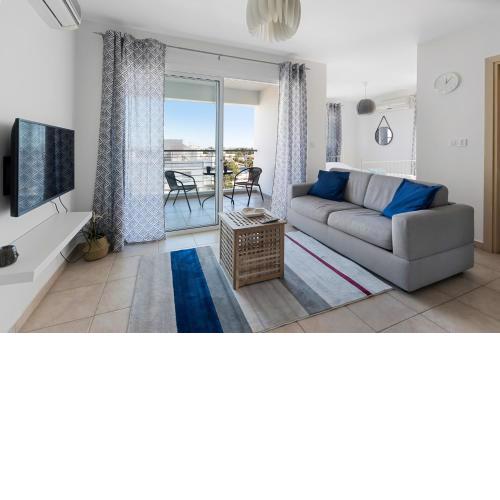 Glabur Stays - The Sunny Atelier - Nicosia City, Free Parking & Wifi, Welcomes You!!!