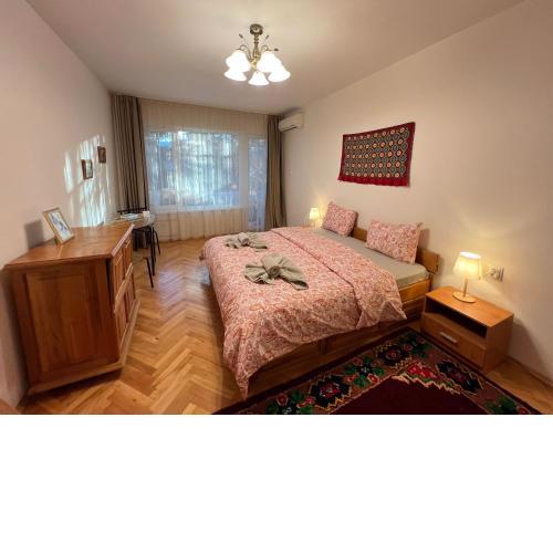Glasgow 2BDR peaceful Apt 1 min from Metro w WiFi