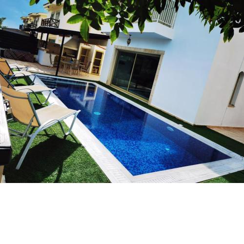 Golden Coast - Trendy Villa 4 bedroom