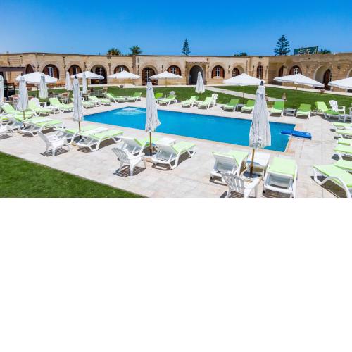 Golden Lake Marina Hotel