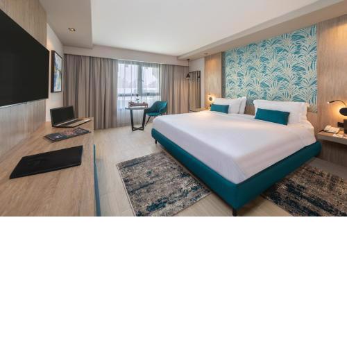 Golden Tulip El Mechtel