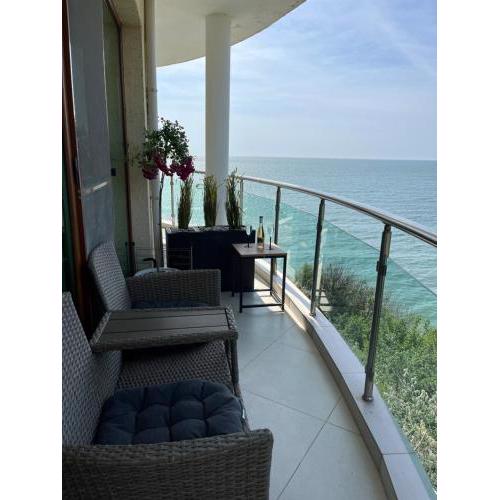 Golf Coast Boutique Studio with sea view