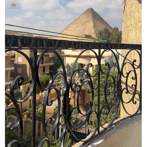 golf pyramids view apartment