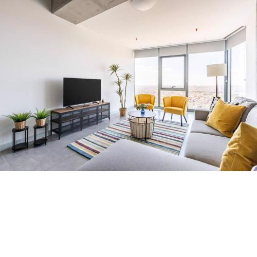 Gorgeous Bright Cool 1bd Residence Views! #359
