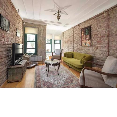 Gorgeous Rustic Balat 4bed2bath Home! #363