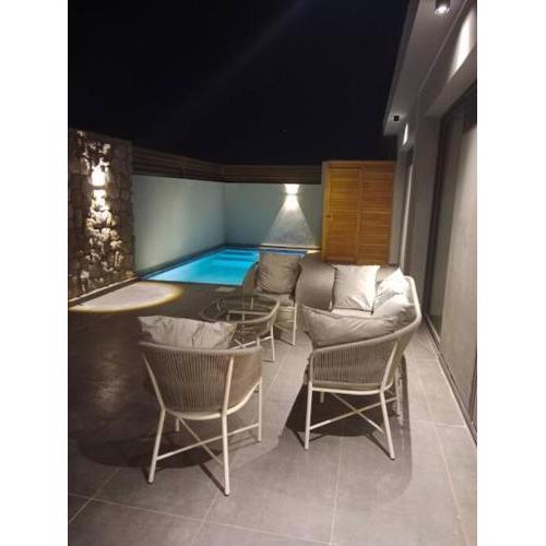 Gouna Elegance: 1BR Heated Pool