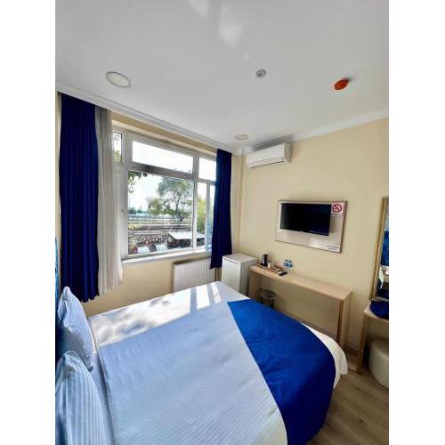 Grand Ararat Hotel