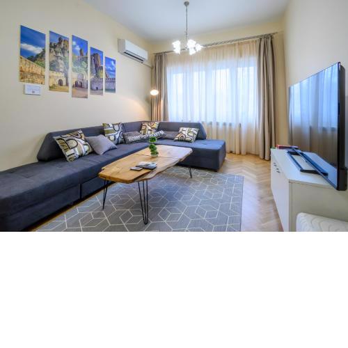 Grand Luxury Condo by NDK and National Stadium with Free Parking