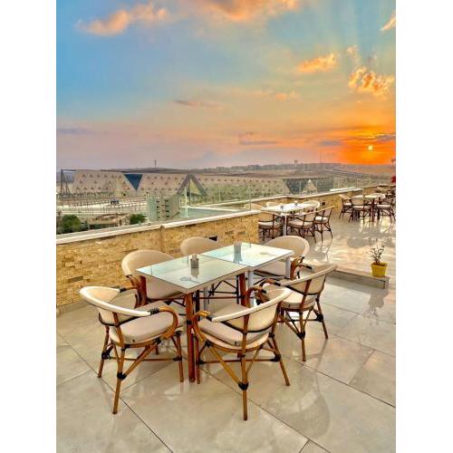 Grand Museum & Pyramids View
