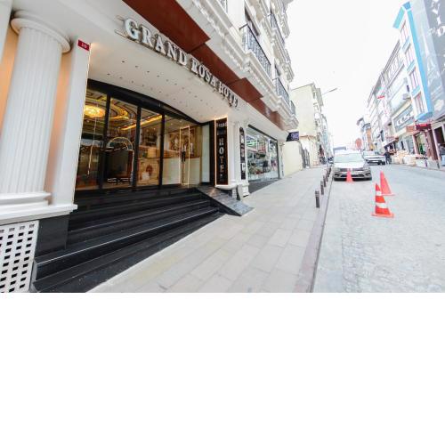 Grand Rosa Hotel