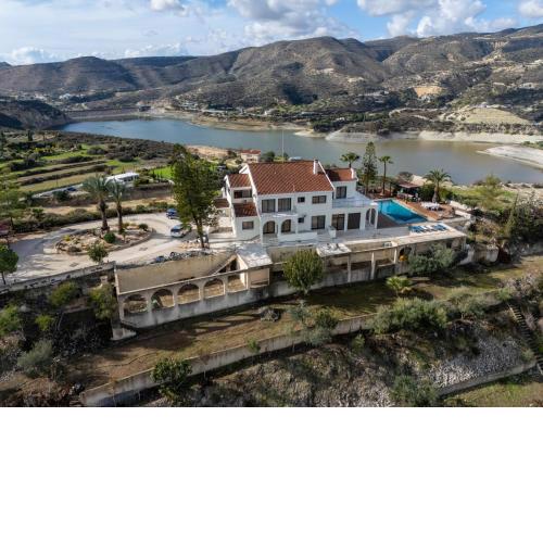 Great property - amazing views