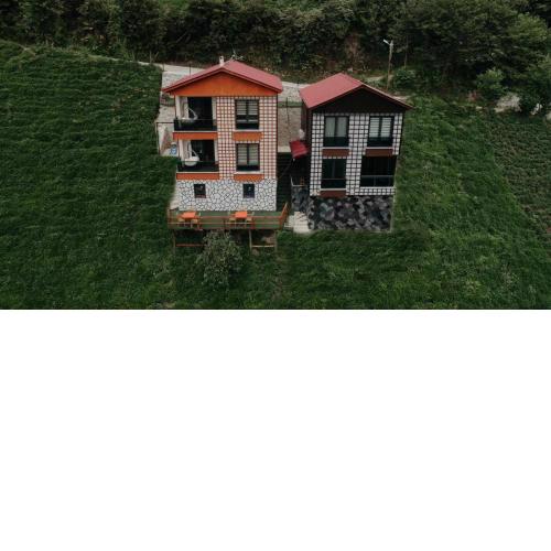 Green hill apart