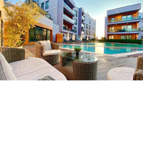 Green Hills Suites