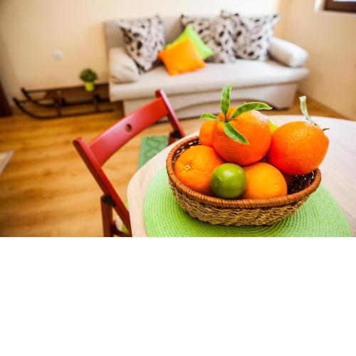 Green Orange Apartment