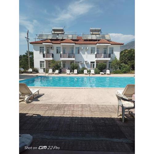 Greeneye Hotel