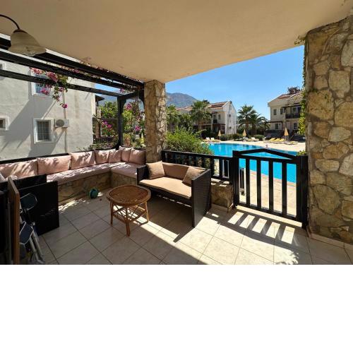 GRENA DELUX Pool Side
