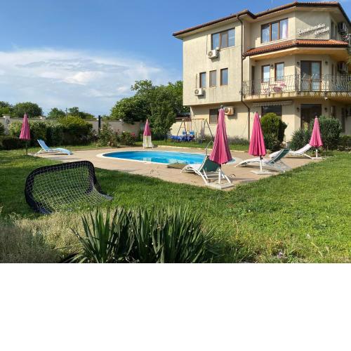 Guest House Golden Flake 4km from Bolata beach
