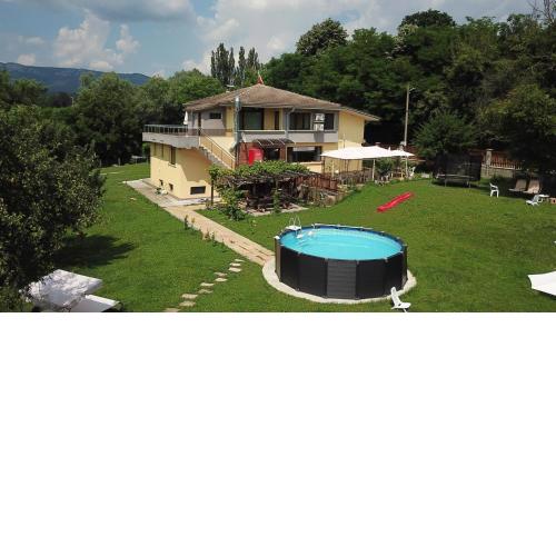 Guest house-restaurant St. George / Къща за гости-ресторант Свети Георги