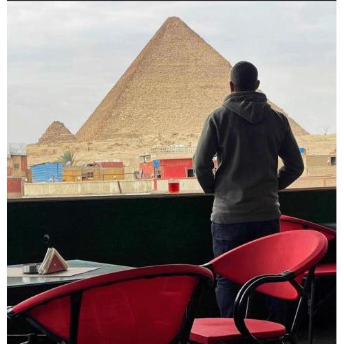 H pyramids view