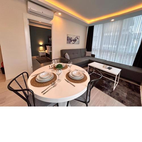 HADRİANS TOWER