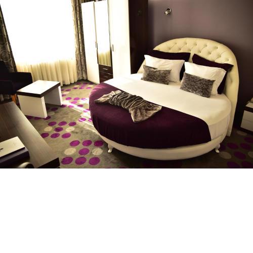 Hande Hotel