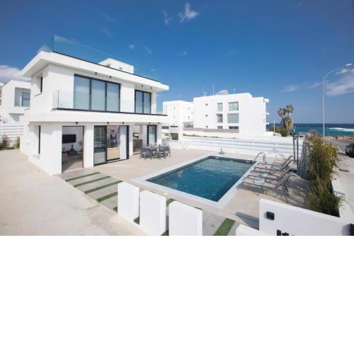 Haus in Paralimni mit Doppelveranda