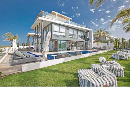 Haus in Paralimni mit großem Patio