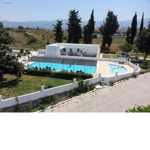 Havuzlu Sitede villa bahçe katı
