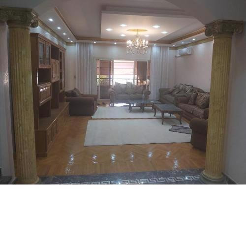 Heliopolis Comfy Apartment, Misr Al Jadida شقة في أرض الجولف مصر الجديدة 220 متر - قريبة من سيتي ستارز و سيتي سنتر ألماظة - مجهزة و بها كامل الخدمات