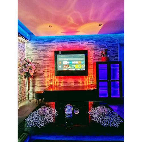 Hidden Lights Deluxe Apartment