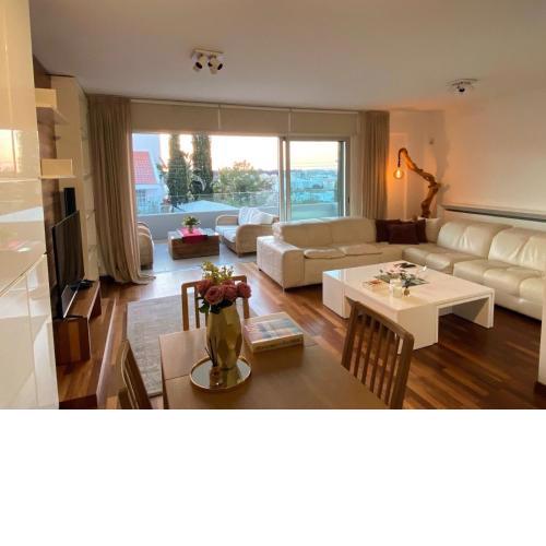 Hill Luxury Family Maisonette 21