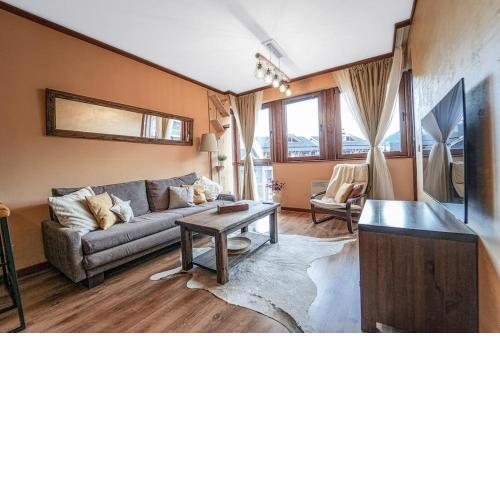 Hill-side Apartment in Nation Park